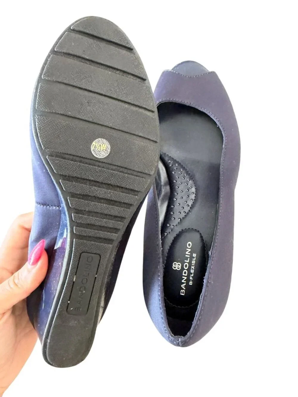 BANDOLINO Navy Fabric Peeptoe Wedges Size 7.5W